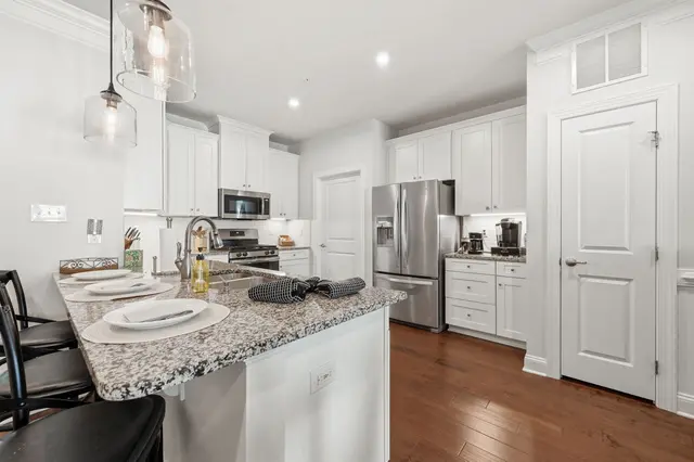 2533 Adele Court gallery image 18