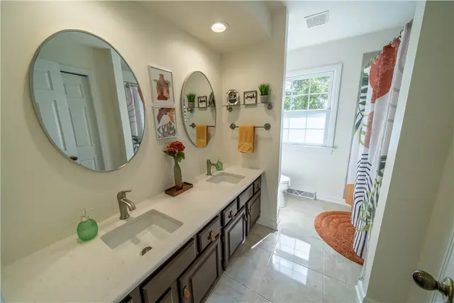 2543 Derby Ct gallery image 33