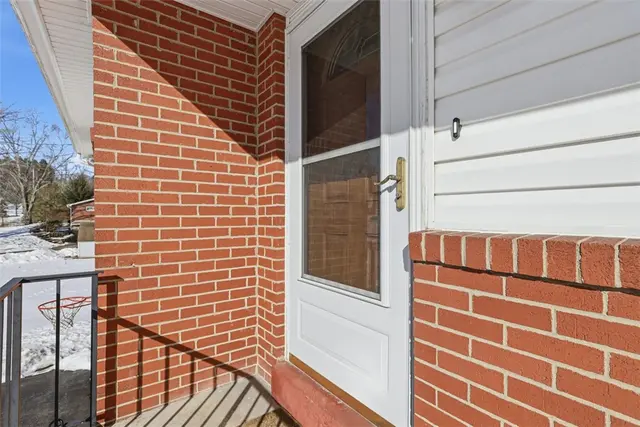 2548 Aldon Dr gallery image 2