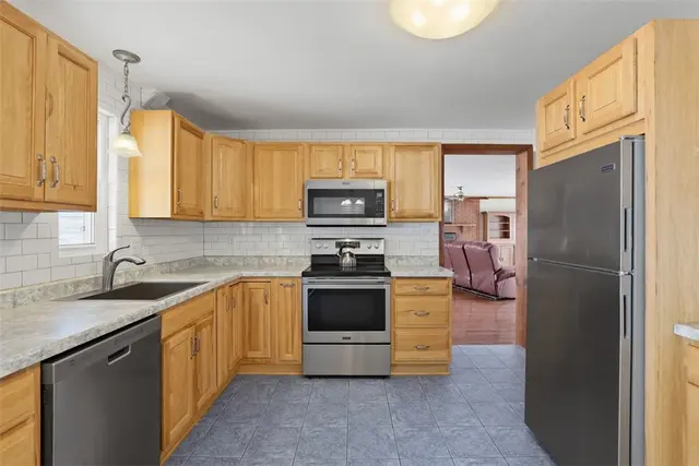 2548 Aldon Dr gallery image 7