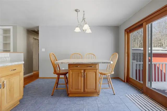 2548 Aldon Dr gallery image 10