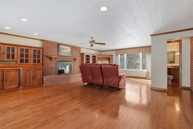2548 Aldon Dr gallery image 11