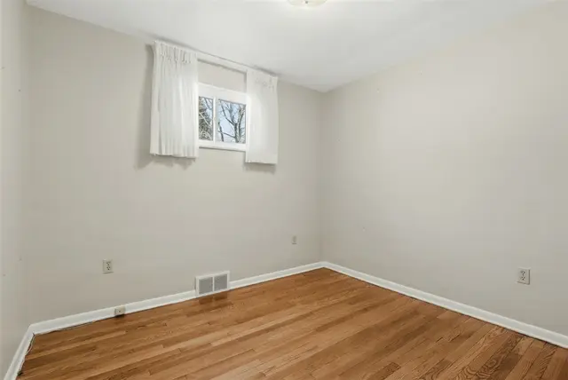 2548 Aldon Dr gallery image 23