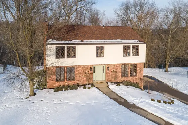 2548 Country Side Lane gallery image 4