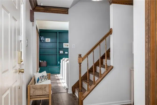 2548 Country Side Lane gallery image 14