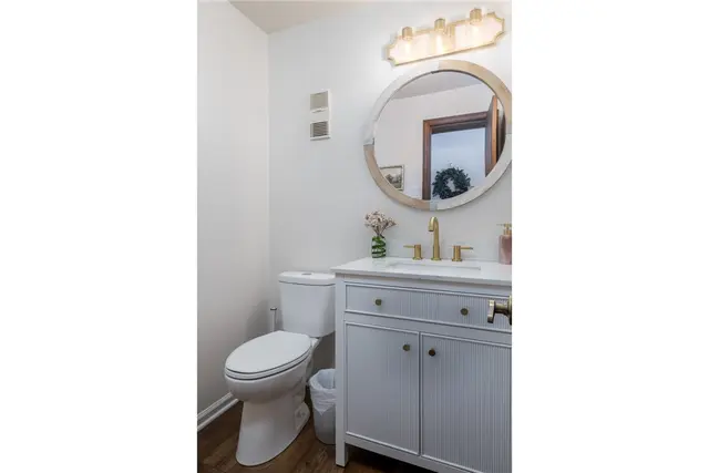 2548 Country Side Lane gallery image 16