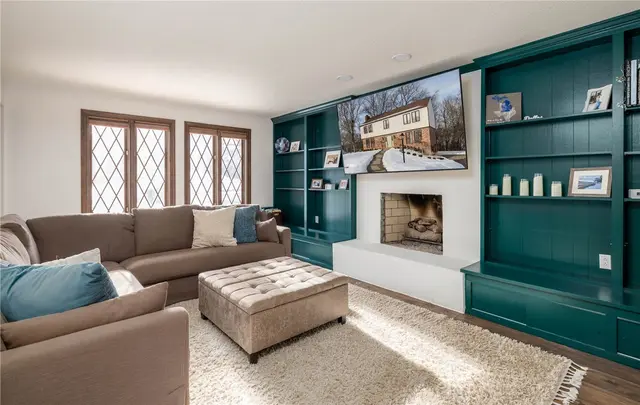 2548 Country Side Lane gallery image 17