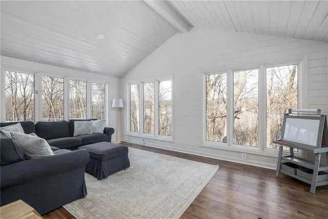2548 Country Side Lane gallery image 19