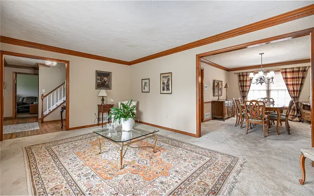 2551 Longmount Drive gallery image 8