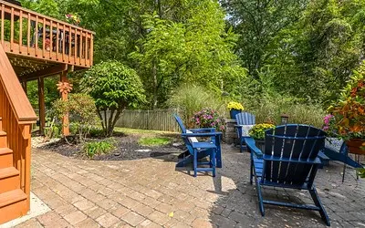 2551 Longmount Drive gallery image 11