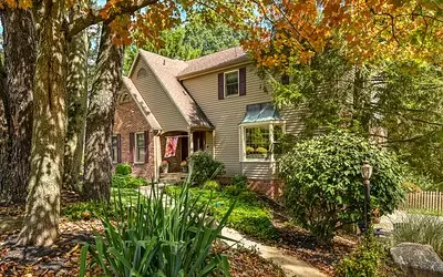2551 Longmount Drive gallery image 12