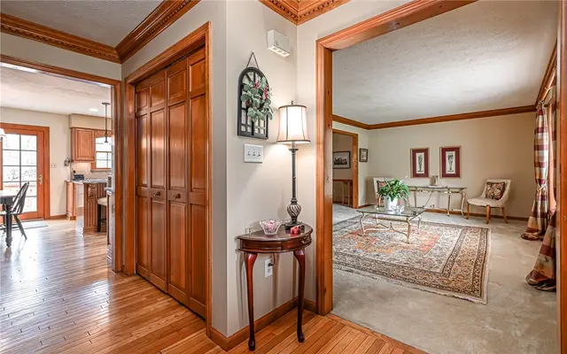 2551 Longmount Drive gallery image 13