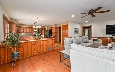 2551 Longmount Drive gallery image 14