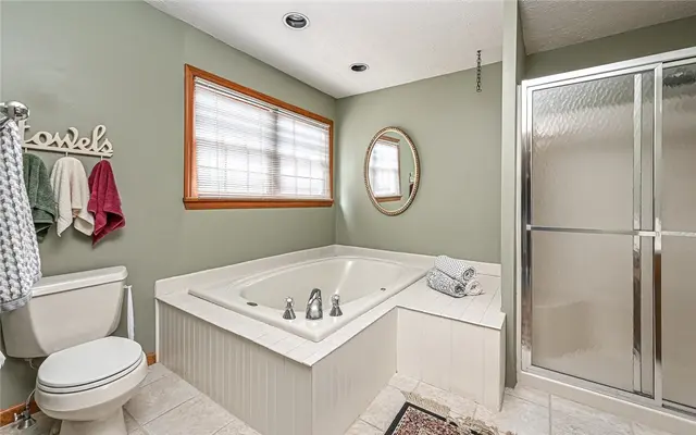 2551 Longmount Drive gallery image 17
