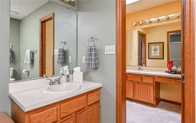 2551 Longmount Drive gallery image 18