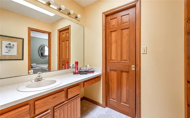 2551 Longmount Drive gallery image 19