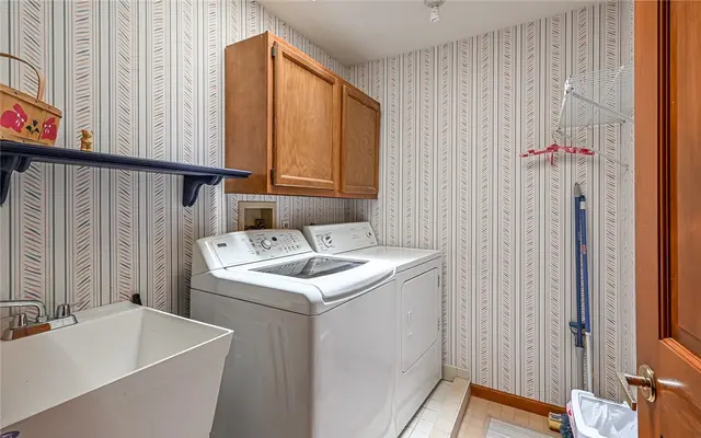 2551 Longmount Drive gallery image 20