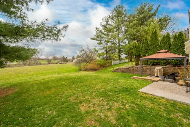 2554 B Pheasant Run Dr gallery image 16