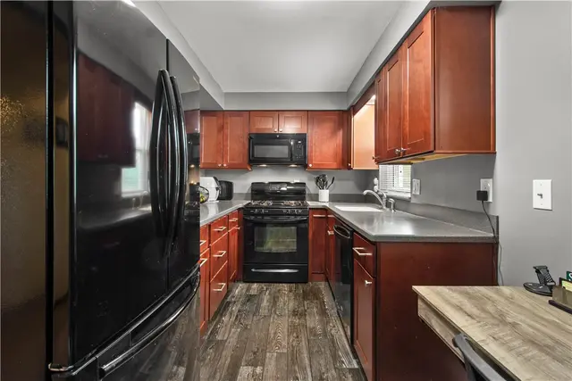 2554 B Pheasant Run Dr gallery image 18