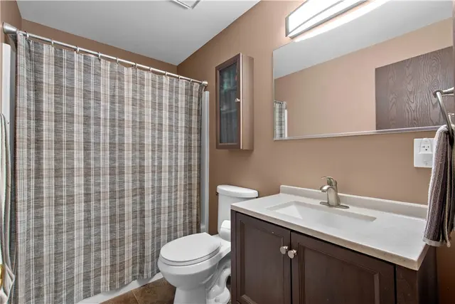 2554 B Pheasant Run Dr gallery image 20