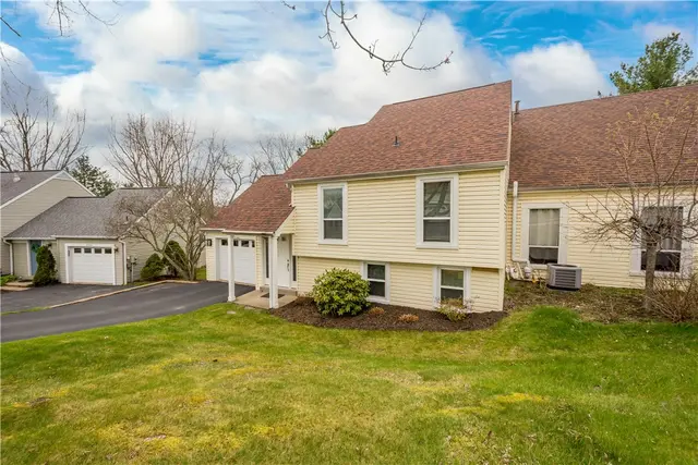 2554 B Pheasant Run Dr gallery image 24