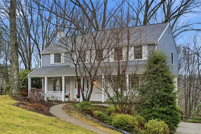 2554 Glenwood gallery image 2