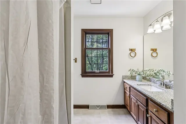 2561 Barnwood gallery image 6