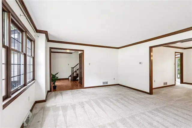 2561 Barnwood gallery image 11