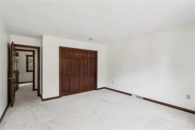2561 Barnwood gallery image 12