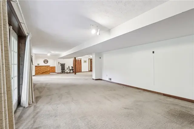 2561 Barnwood gallery image 15