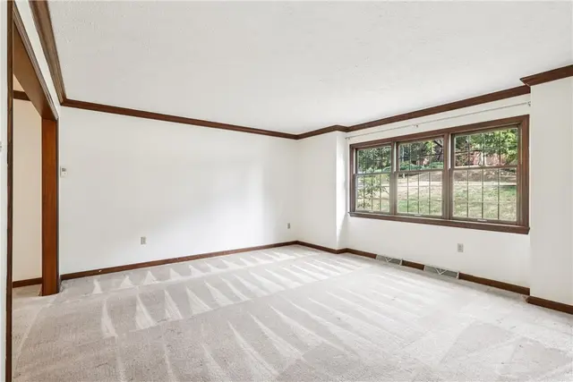 2561 Barnwood gallery image 17