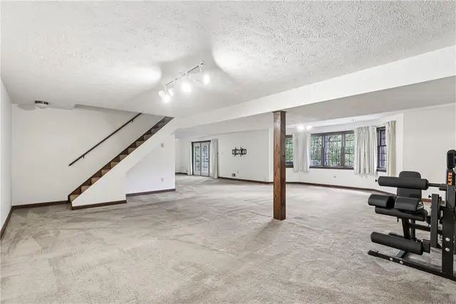 2561 Barnwood gallery image 22