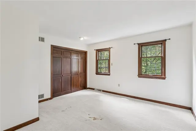 2561 Barnwood gallery image 31