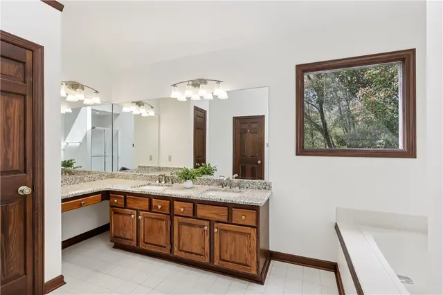 2561 Barnwood gallery image 32