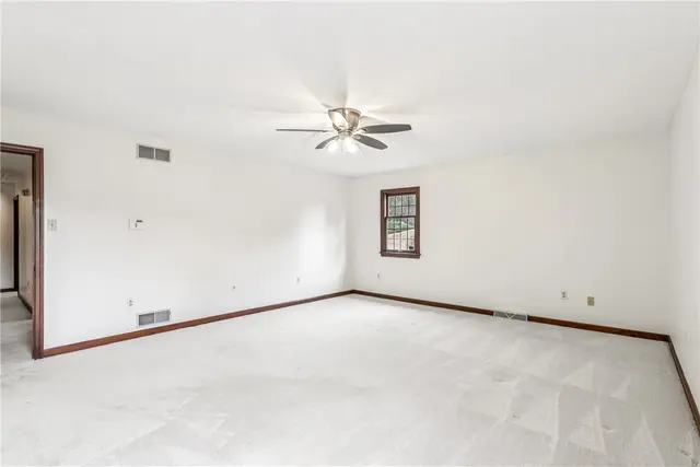 2561 Barnwood gallery image 38