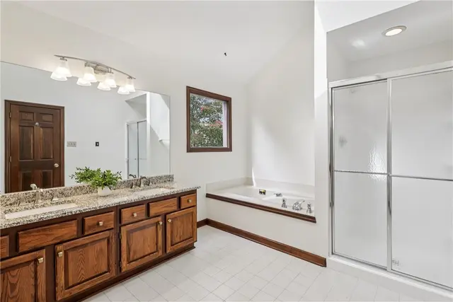 2561 Barnwood gallery image 40