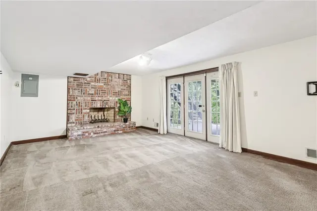 2561 Barnwood gallery image 42