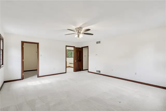 2561 Barnwood gallery image 43
