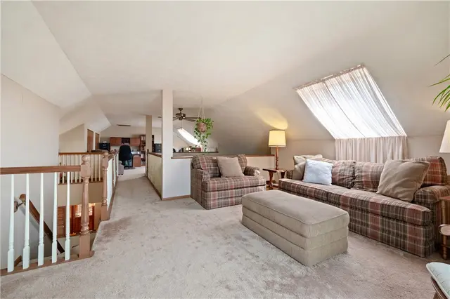 2569 Pheasant Run B gallery image 3