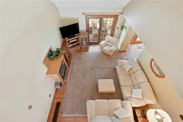 2569 Pheasant Run B gallery image 8