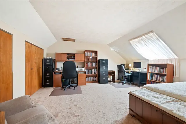 2569 Pheasant Run B gallery image 9