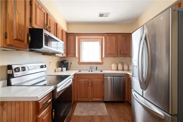 2569 Pheasant Run B gallery image 15