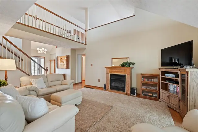2569 Pheasant Run B gallery image 22