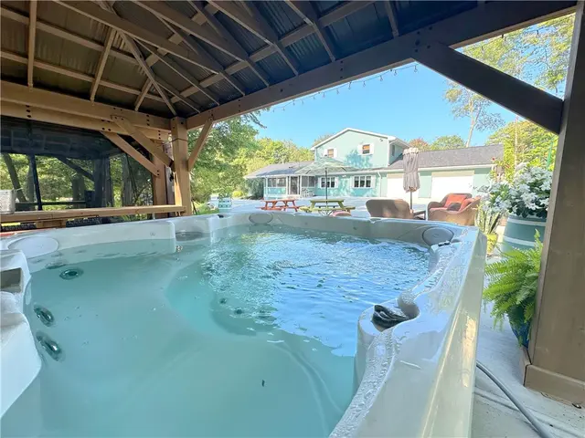 257 Stoup Road gallery image 9