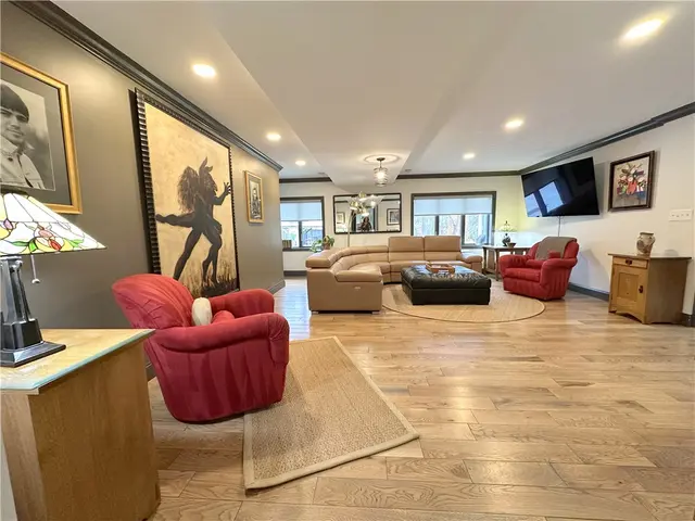257 Stoup Road gallery image 19