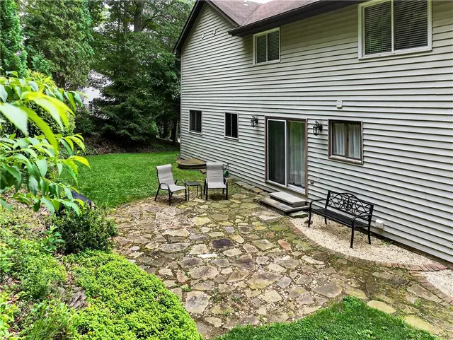 2576 Wexford Run Rd gallery image 7