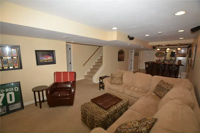 2576 Wexford Run Rd gallery image 9