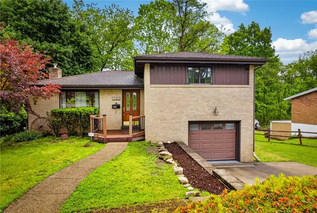 258 Hillcrest Cir gallery image 2