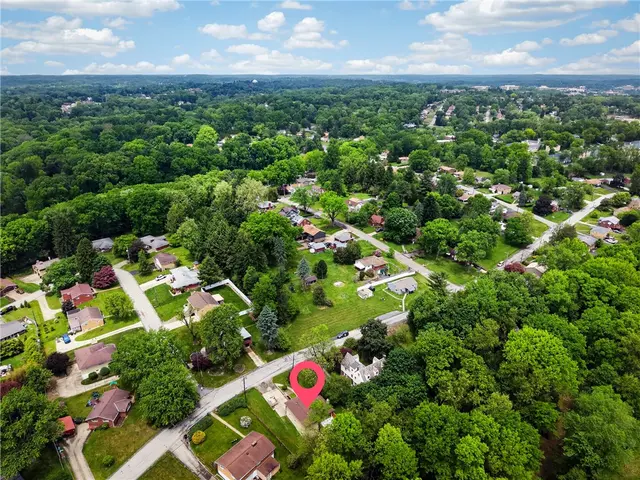 258 Hillcrest Cir gallery image 5