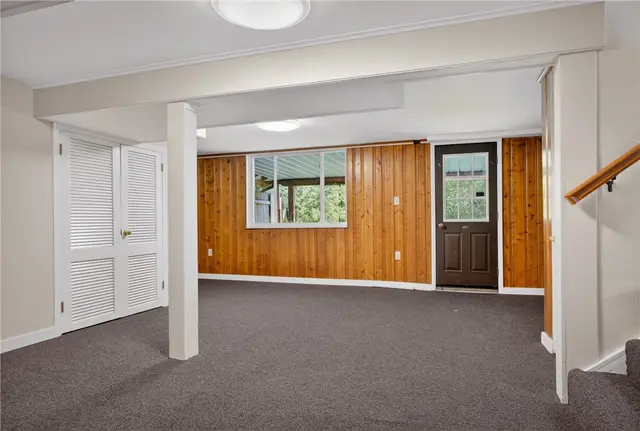 258 Hillcrest Cir gallery image 7